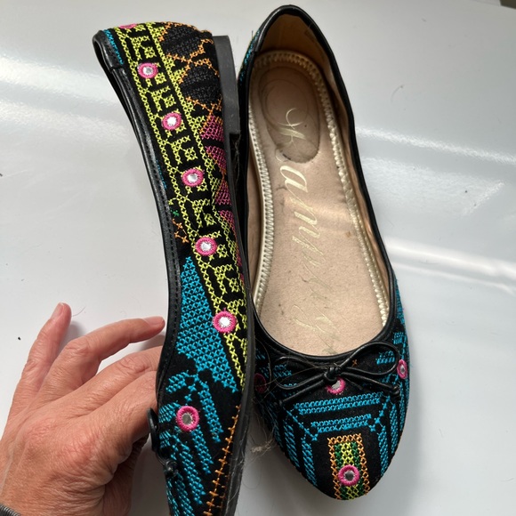 Embroidery shoes size 9 1/2 rampage cross stitch boho artsy flats - Picture 3 of 10